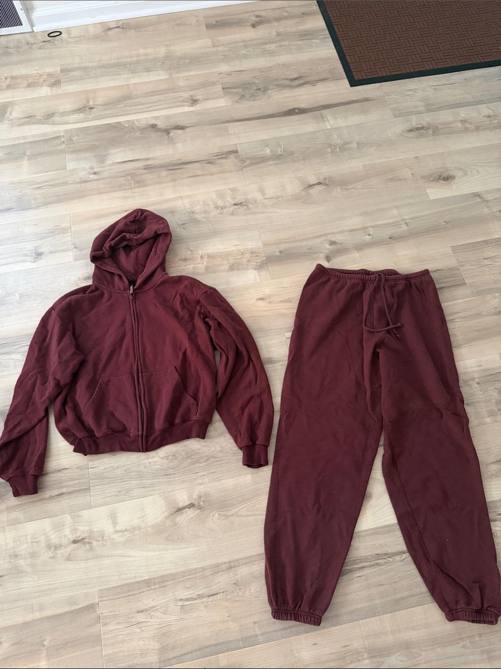 size medium maroon skims hoodie and joggers set